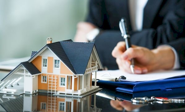 How To Become A Real Estate Agent?